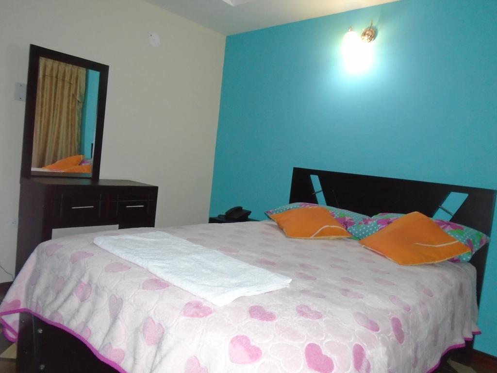 Hotel El Ejido Quito Værelse billede